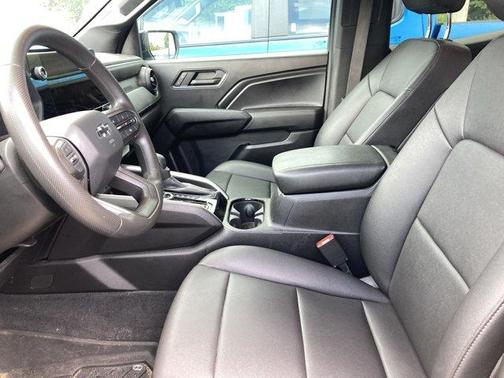 Sterling Gray Metallic 2023 Chevrolet Colorado Trail Boss
