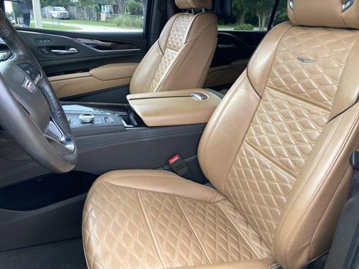 Crystal White Tri-Coat 2021 Cadillac Escalade ESV Sport