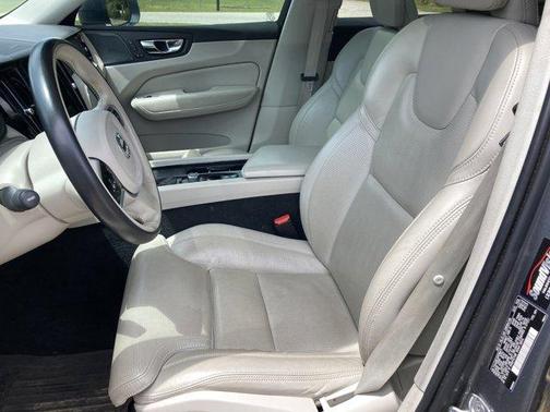 Gray 2021 Volvo XC60 T6 Inscription