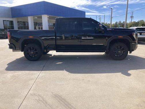 2025 GMC Sierra 2500 AT4