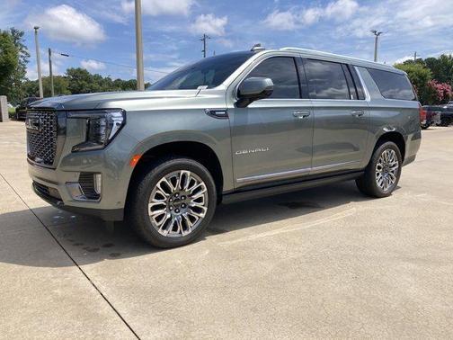 2023 GMC Yukon XL Denali Ultimate