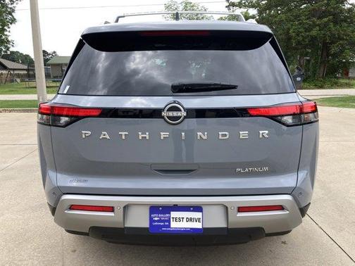 2023 Nissan Pathfinder Platinum