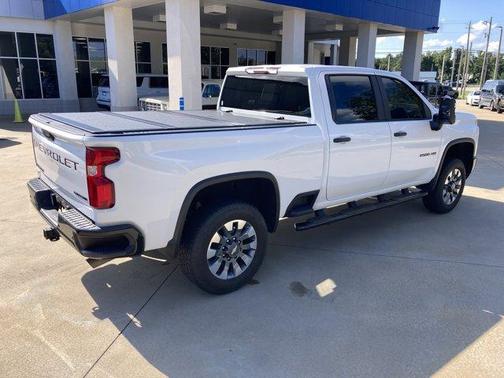 Summit White 2024 Chevrolet Silverado 2500 Custom
