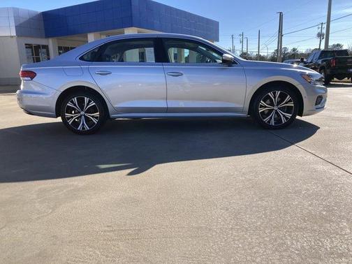 2020 Volkswagen Passat 2.0T SEL
