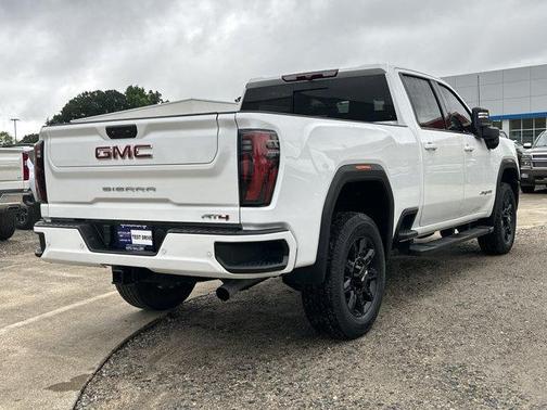 Summit White 2024 GMC Sierra 2500 AT4