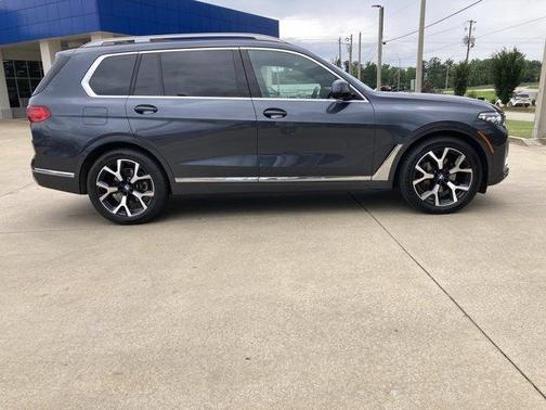 Arctic Gray Metallic 2021 BMW X7 xDrive40i
