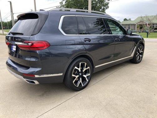 Arctic Gray Metallic 2021 BMW X7 xDrive40i