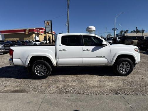 2017 Toyota Tacoma 