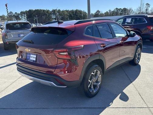 2025 Chevrolet Trax LT