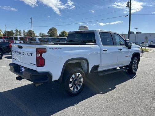 2022 Chevrolet Silverado 2500 Custom