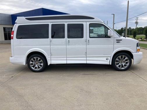 2025 GMC Savana 2500 Work Van
