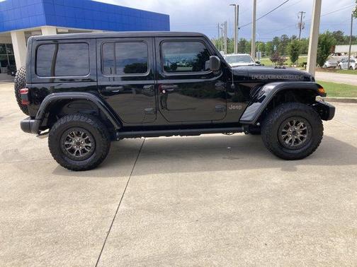 Black Clearcoat 2023 Jeep Wrangler Rubicon 392