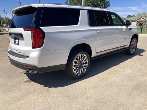 White Frost Tri-Coat 2024 GMC Yukon XL Denali Ultimate