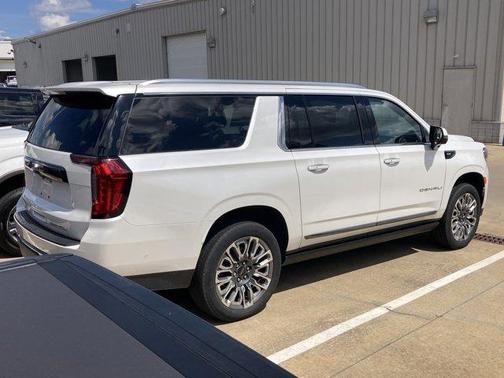 White Frost Tri-Coat 2024 GMC Yukon XL Denali Ultimate