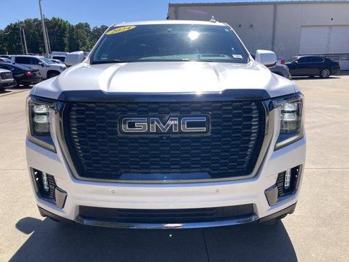 White Frost Tri-Coat 2024 GMC Yukon XL Denali Ultimate