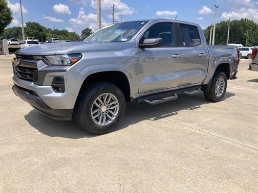 Sterling Gray Metallic 2024 Chevrolet Colorado LT
