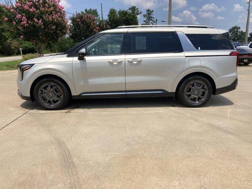 2025 Kia Carnival SX