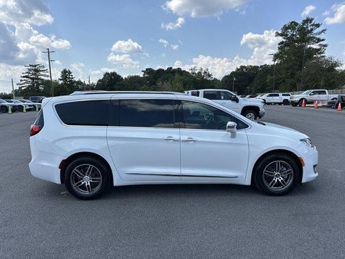 2020 Chrysler Pacifica Hybrid Limited