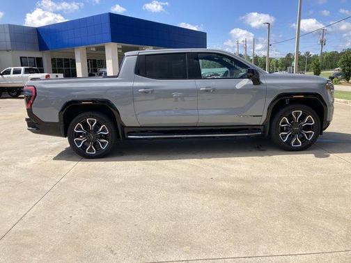 2024 GMC Sierra EV Denali