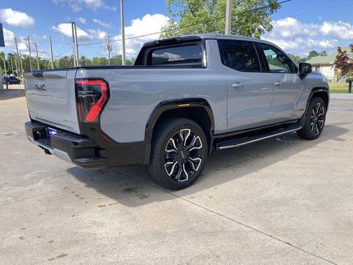 2024 GMC Sierra EV Denali