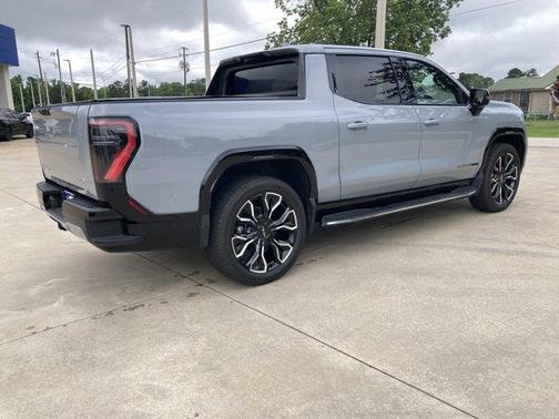 2024 GMC Sierra EV Denali