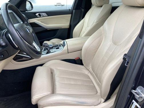 Arctic Gray Metallic 2021 BMW X7 xDrive40i