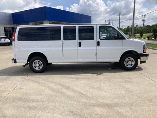 2024 Chevrolet Express 3500 LT