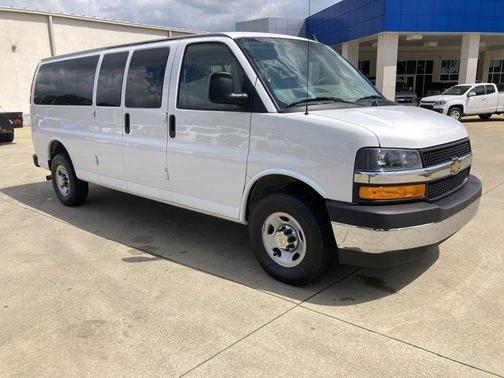 2024 Chevrolet Express 3500 LT