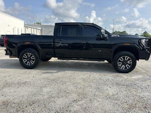 Onyx Black 2022 GMC Sierra 2500 AT4