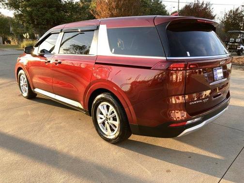 2023 Kia Carnival LX