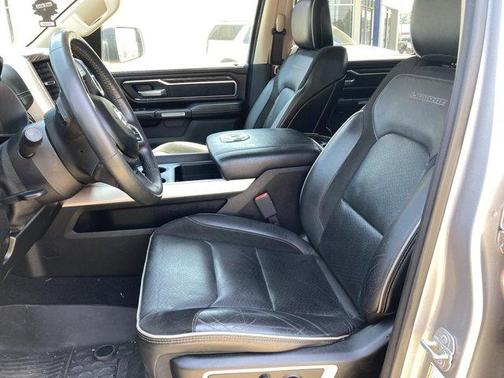 Billet Silver Metallic Clearcoat 2019 RAM 1500 Laramie