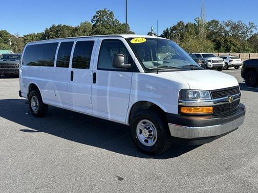 2024 Chevrolet Express 3500 LT