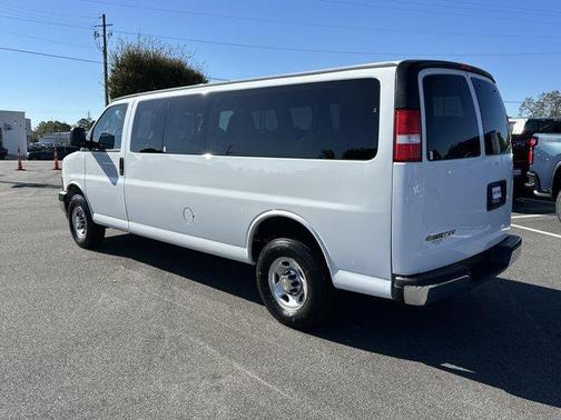 2024 Chevrolet Express 3500 LT