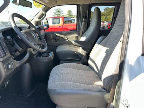 2024 Chevrolet Express 3500 LT