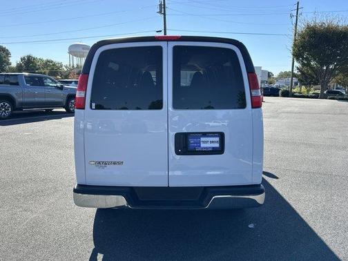 2024 Chevrolet Express 3500 LT