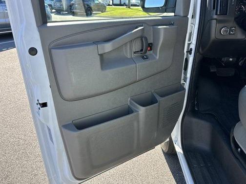 2024 Chevrolet Express 3500 LT