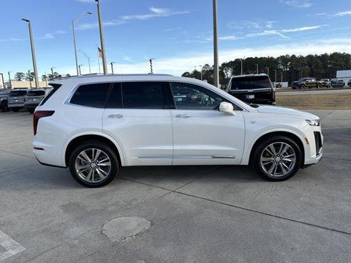 2022 Cadillac XT6 Premium Luxury AWD