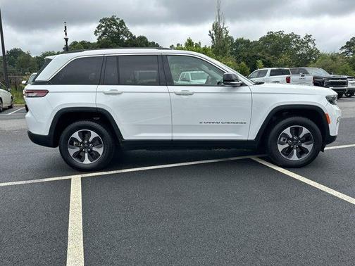 Bright White Clearcoat 2024 Jeep Grand Cherokee 4xe Base