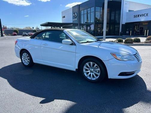 2013 Chrysler 200 Touring