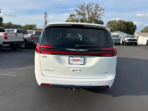2024 Chrysler Pacifica Touring-L