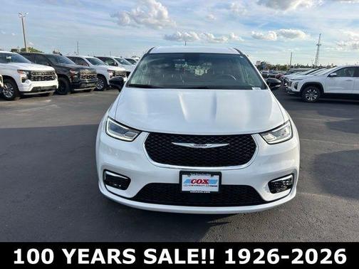 2024 Chrysler Pacifica Touring-L