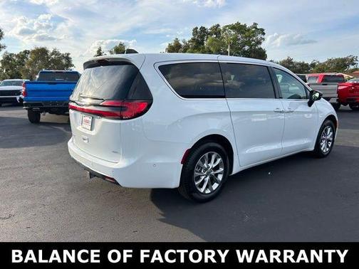 2024 Chrysler Pacifica Touring-L