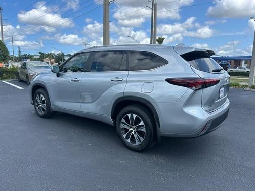 2025 Toyota Highlander XLE
