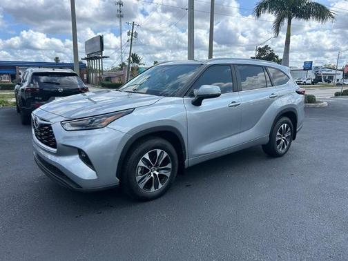 2025 Toyota Highlander XLE