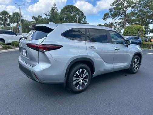 2025 Toyota Highlander XLE