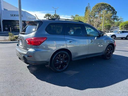 2018 Nissan Pathfinder SL