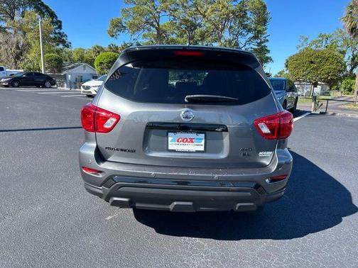 2018 Nissan Pathfinder SL