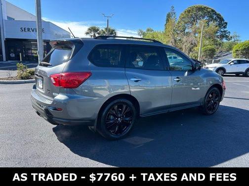 2018 Nissan Pathfinder SL