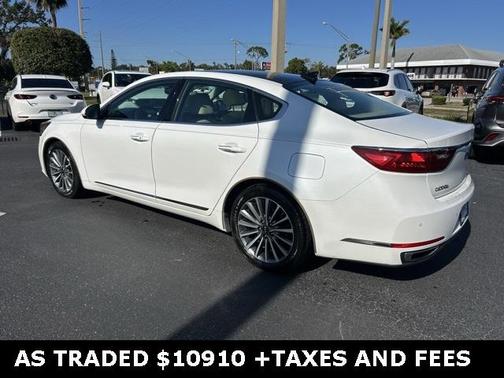 2017 Kia Cadenza Technology