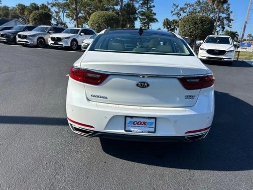 2017 Kia Cadenza Technology